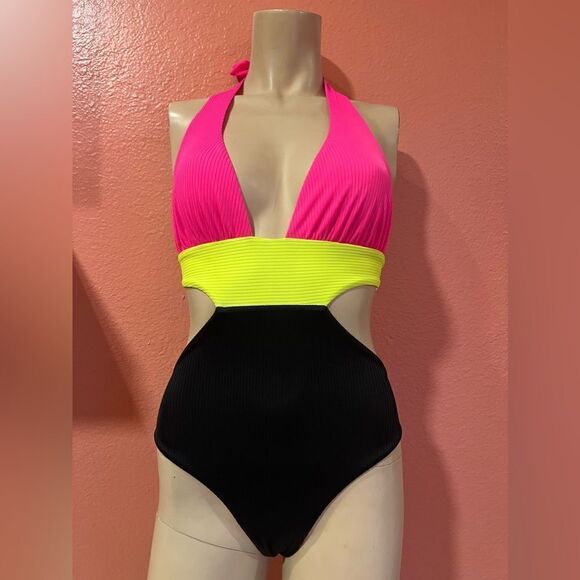 BEACH BUNNY NINA ONE PIECE SWIM SUIT!!